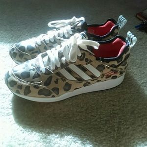 Adidas leopard tennis shoes
